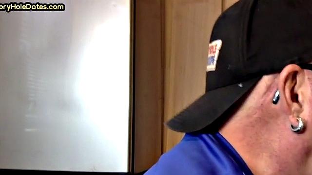 Gloryhole DILF gives homemade closeup POV BJ to his BF