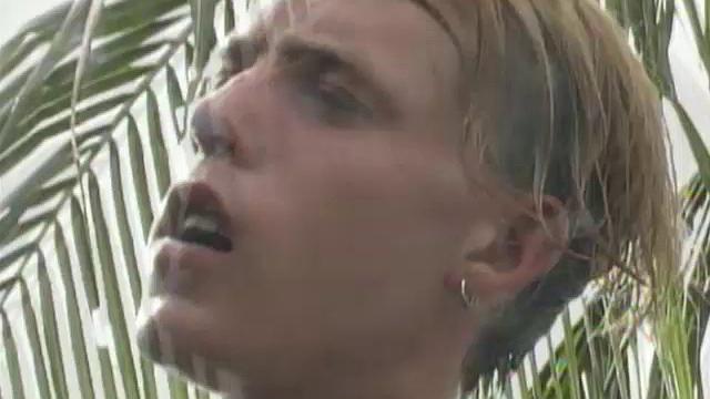 Kent Hanson picks up adorable 19-year-old Blake Ashton for hot tub play