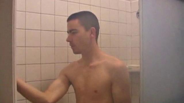 Amateur Dan Shower Self-Pleasuring