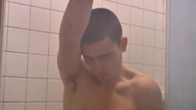 Amateur Dan Shower Self-Pleasuring