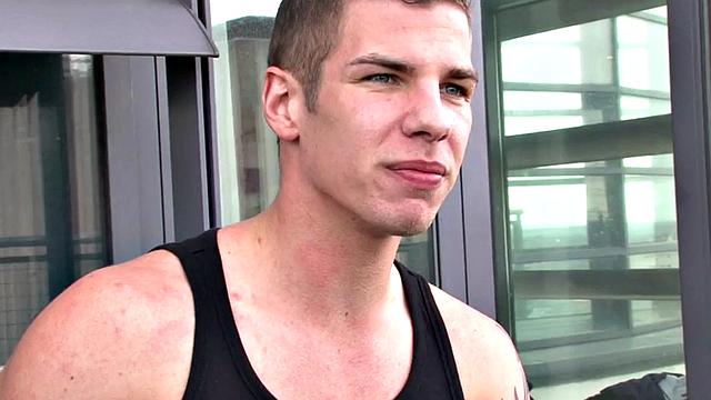 Bottom stud gets pounded in asshole by his handsome BF