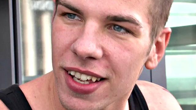 Bottom stud gets pounded in asshole by his handsome BF