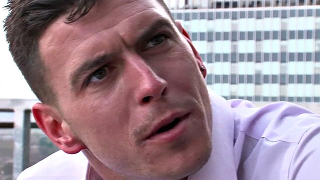 Bottom stud gets pounded in asshole by his handsome BF