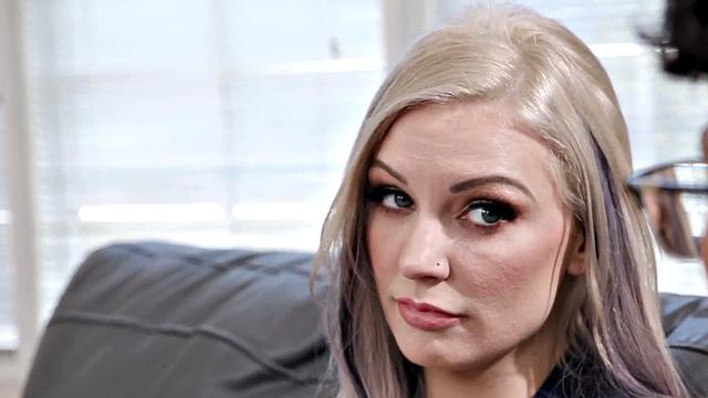 Hairybush babe rammed by her lover after teasing