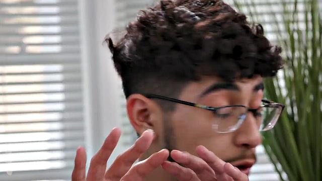 Hairybush babe rammed by her lover after teasing