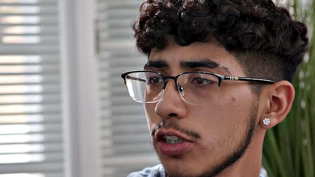 Hairybush babe rammed by her lover after teasing