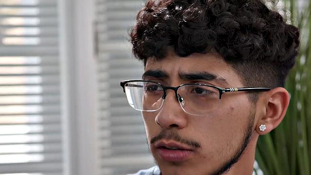 Hairybush babe rammed by her lover after teasing