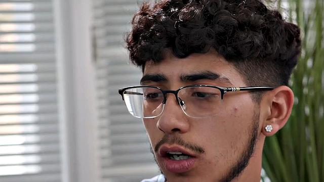 Hairybush babe rammed by her lover after teasing