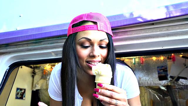 I Scream 4 Ice Cream