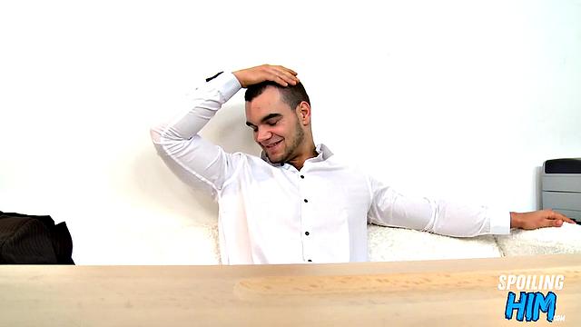 Inked muscle stud cocksucking a lucky guy