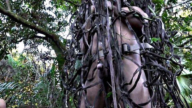 Tattooed army jock ficks asshole outdoor after BJ