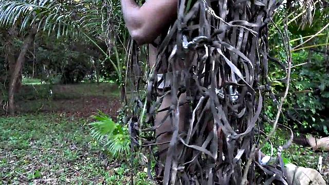 Tattooed army jock ficks asshole outdoor after BJ