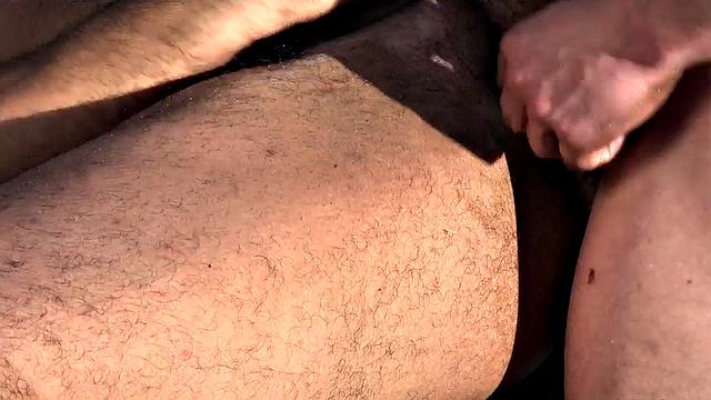 Tattooed army jock ficks asshole outdoor after BJ