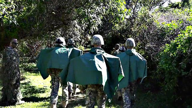 Tattooed army jock ficks asshole outdoor after BJ