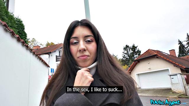 Petite cleaner loves to suck