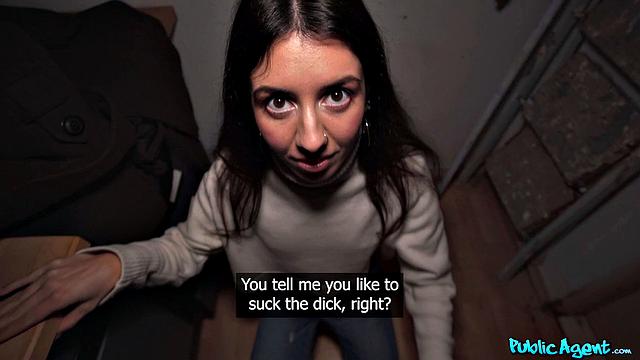 Petite cleaner loves to suck