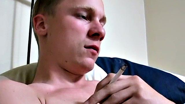 Джейсон берёт контроль и доминирует над своим парнем в жёсткой гей-встрече