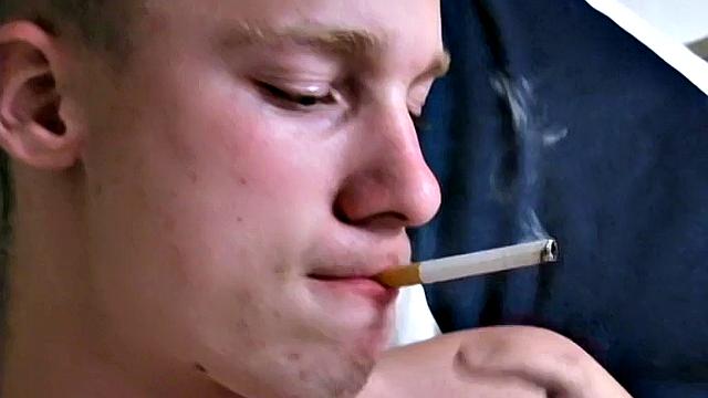 Джейсон берёт контроль и доминирует над своим парнем в жёсткой гей-встрече