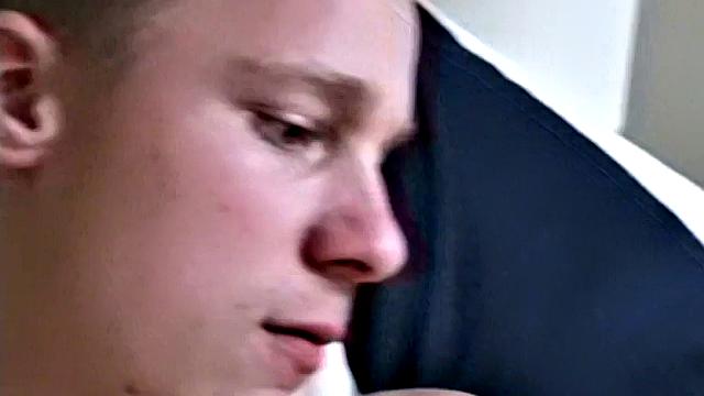 Джейсон берёт контроль и доминирует над своим парнем в жёсткой гей-встрече