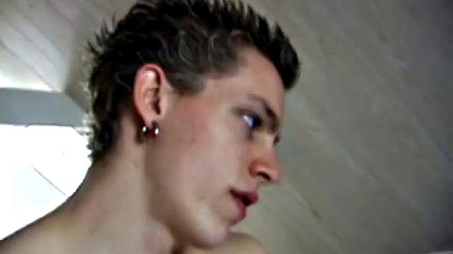 Шейн решил устроить себе весёлый вечер в одиночку, и кажется, остался доволен результатом - мужская откровенность без прикрас.