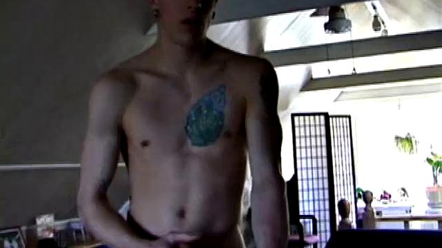 Шейн решил устроить себе весёлый вечер в одиночку, и кажется, остался доволен результатом - мужская откровенность без прикрас.