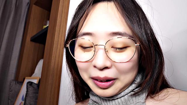 Noa Makina is back to show her blow job skill