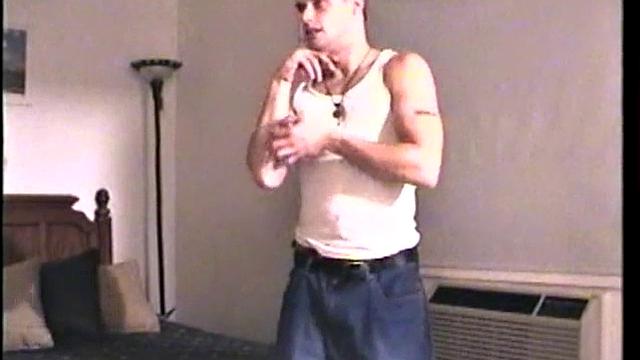 buzz дрочит мне до кончи