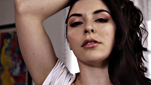 Bigbooty bae loves riding big dick while moaning loudly