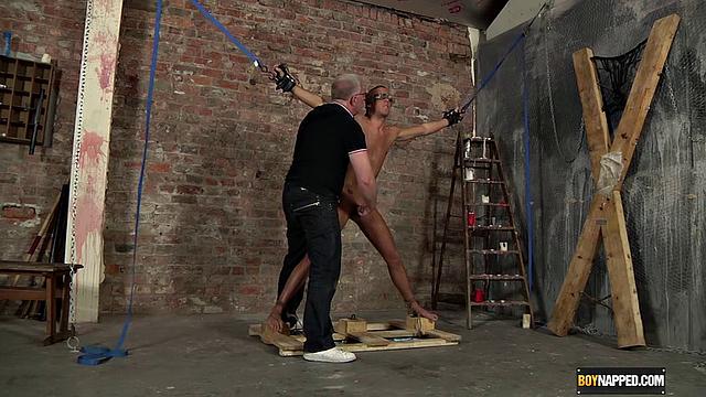 Jizz Robbery From a Twink - Kenzie Mitch And Sebastian Kane
