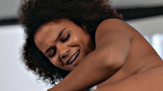 Bigbooty ebony scissoring in gym after teasing