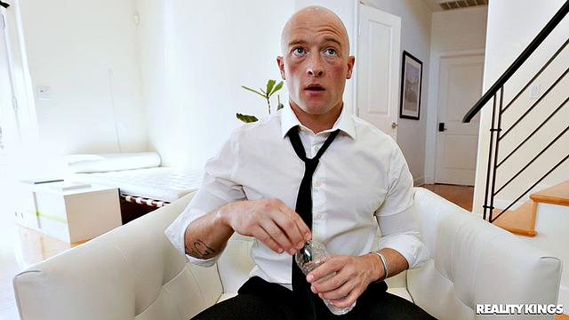 Mona wants to get wild