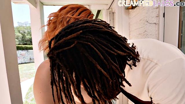 Жадная до члена красотка дразнит, но получает своё по полной