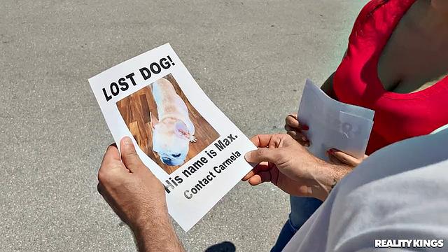 JMac помогает Кармеле Клатч найти собаку и получает жаркий массаж с сексом дома от зрелой латинки.