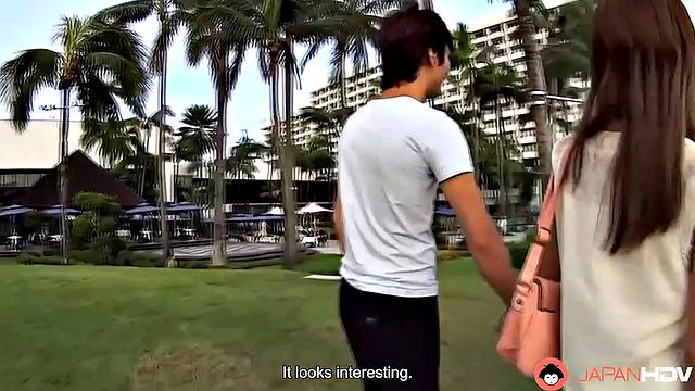Chihiro Akino and her lover are on a date in the Philippines