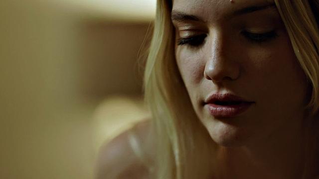 Отчим трахает падчерицу после ссоры