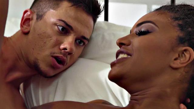 Stripping Ebony MILF nailed in hotel room by her lover