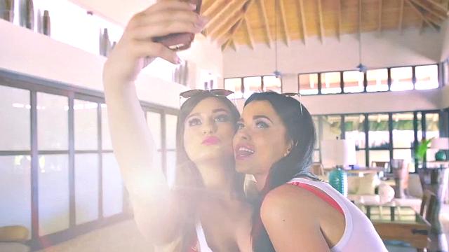 8 Bosom Friends & Sexy Shower Time