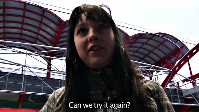 Stranger Finds An Easy Pussy To Use In Public