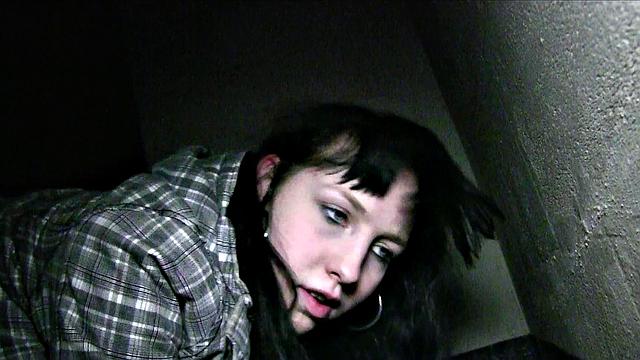 Stranger Finds An Easy Pussy To Use In Public