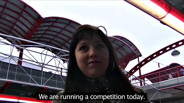 Stranger Finds An Easy Pussy To Use In Public