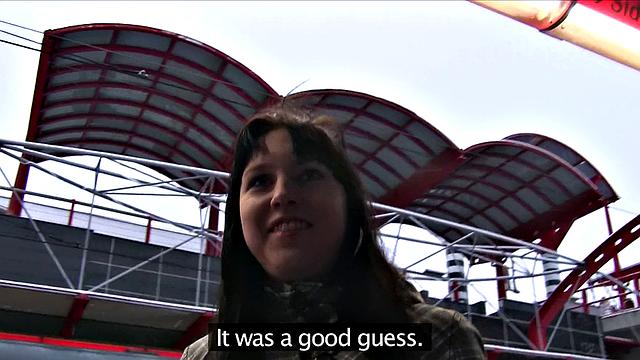 Stranger Finds An Easy Pussy To Use In Public