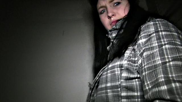 Stranger Finds An Easy Pussy To Use In Public