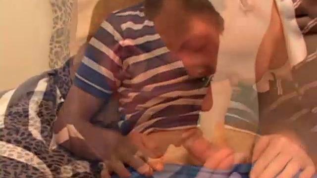 Брейден Стоун и Ганнер Рейнс: два брутальных парня не делят член, но делят удовольствие в постели друг с другом - вот так встречаются настоящие мужики на гей-вечеринке.