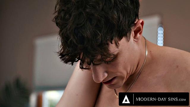 MODERN-DAY SINS - Mormon Virgin Lexi Lore Craves First ANAL CREAMPIE with Hung BF