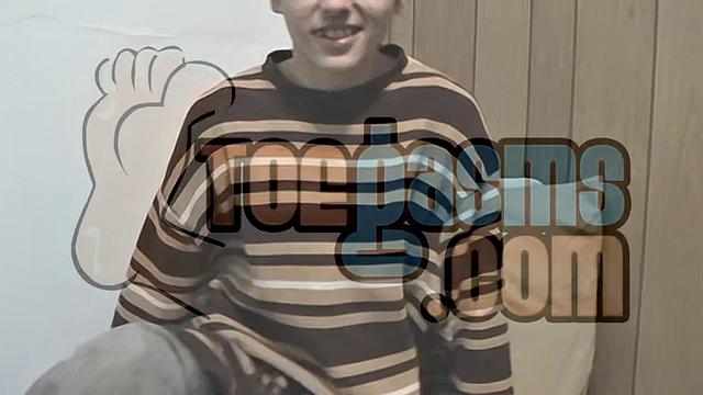 Сессия дрочки с кончей на ноги - Вайли