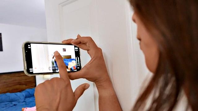 A kinky dyke MILF seduce and eat out her perverted pervert's pussy