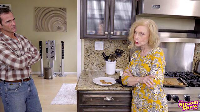 That '70s Ho Here Kitty Kitty - S3:E1