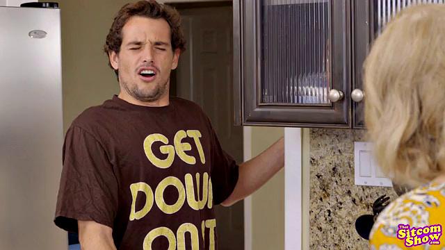 That '70s Ho Here Kitty Kitty - S3:E1