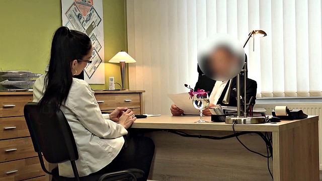 Sexy office MILF in glasses gives a deepthroat BJ & gets Ponytail