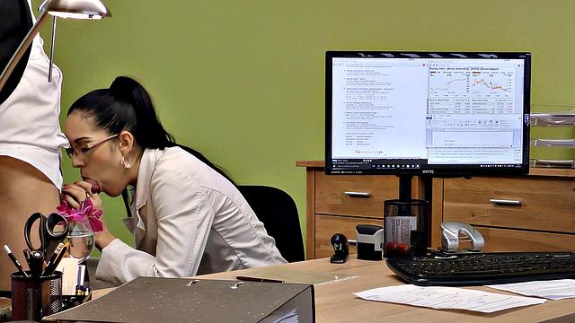 Sexy office MILF in glasses gives a deepthroat BJ & gets Ponytail